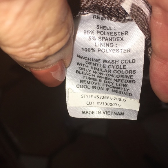 EN FOCUS STRIKING BL/WHITE ANIMAL PRINT DRESS  8P - Picture 12 of 12